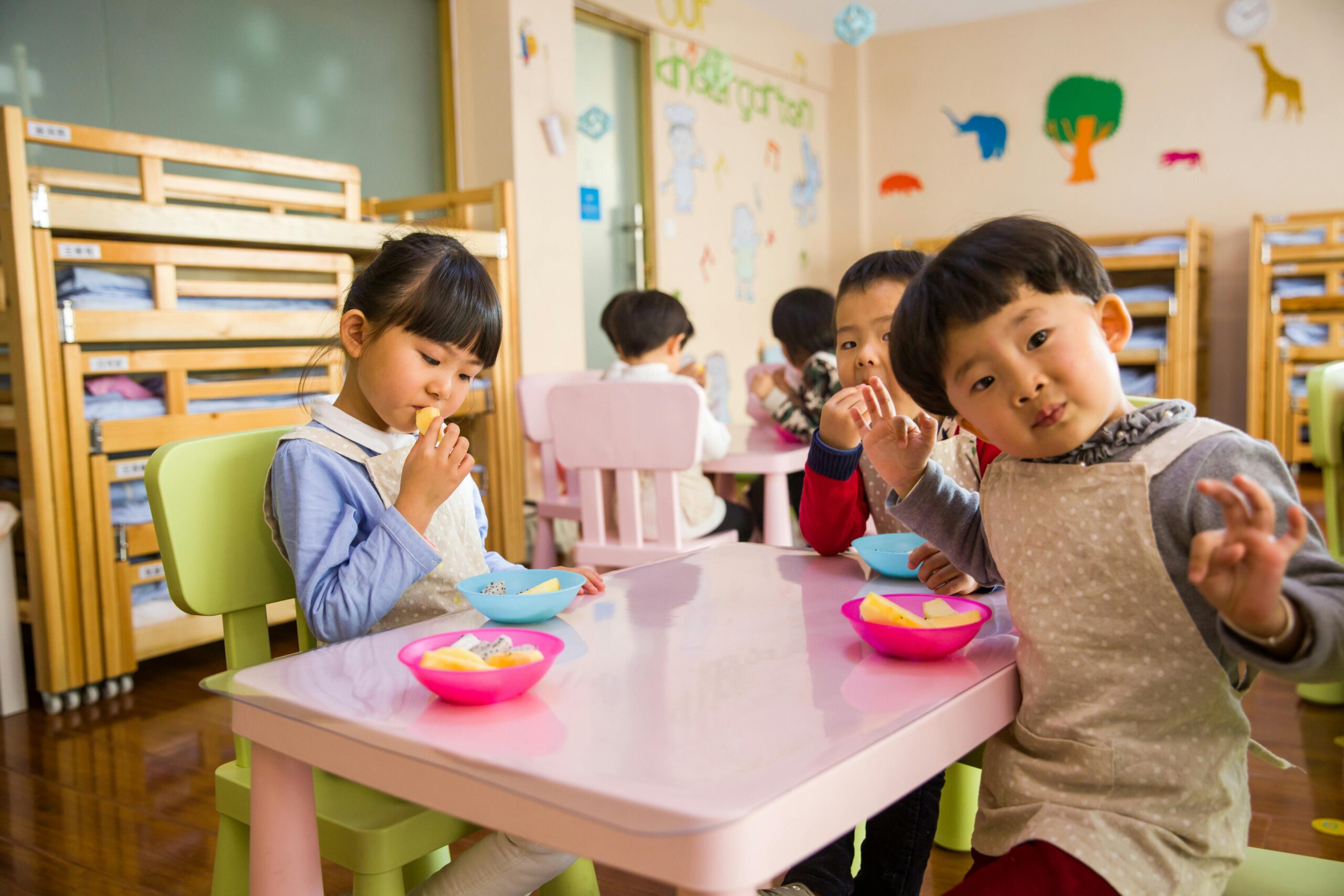 CUTE KIDS AT TABLE